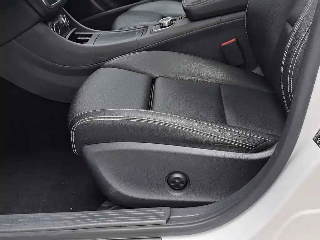 Mercedes-Benz GLA 2016 GLA 200 Dynamic фото 20