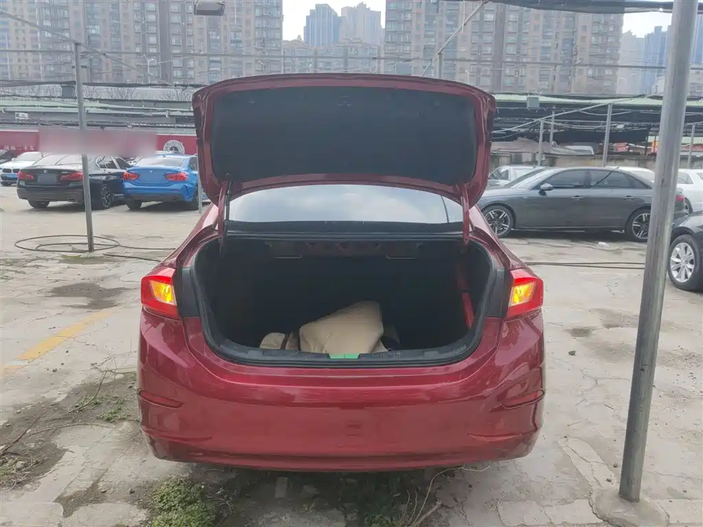 Chevrolet Cruze 2018 320 Automatic Pioneer Sunroof Edition фото 19