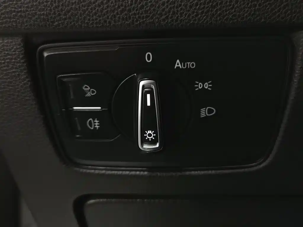 Volkswagen FAW-Volkswagen CC 2019 330TSI Charming Appearance (China V) фото 21