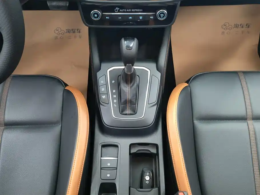 FORD FOX