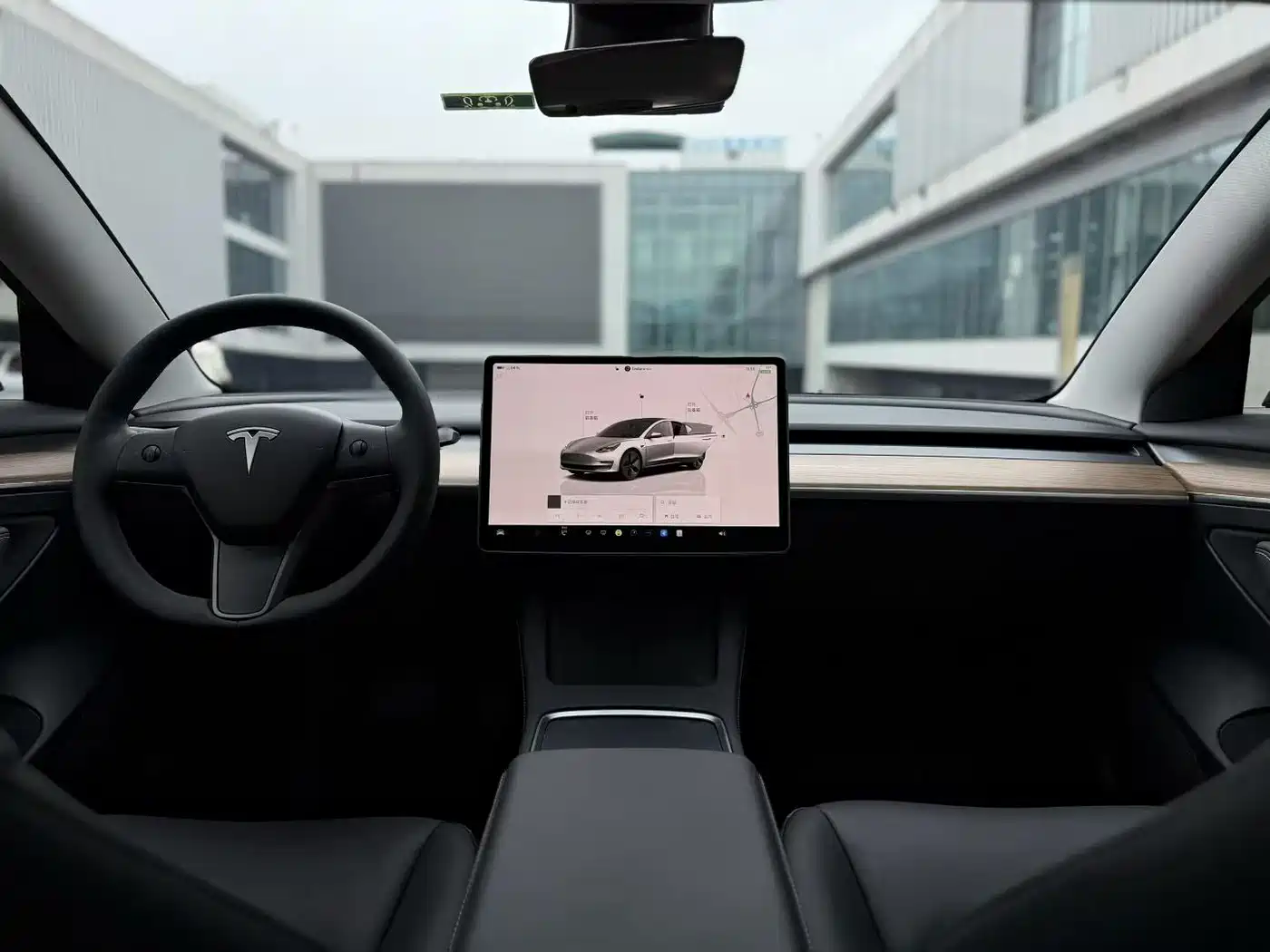 Фото 3 - Tesla Model 3