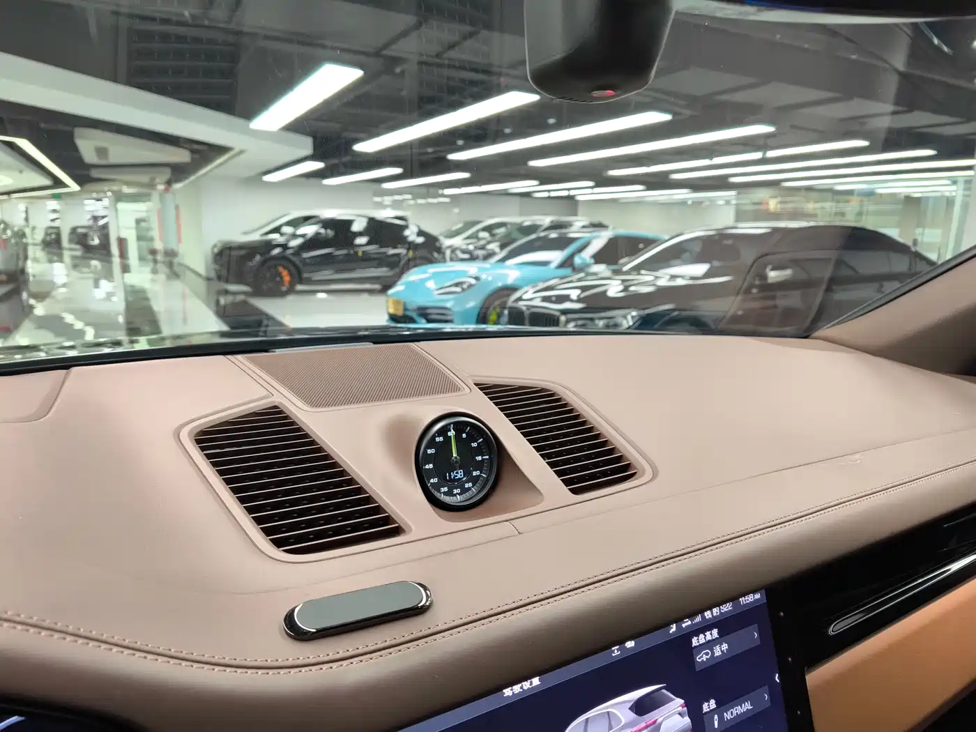 Porsche Cayenne New Energy 2021 Cayenne E-Hybrid 2.0T фото 10