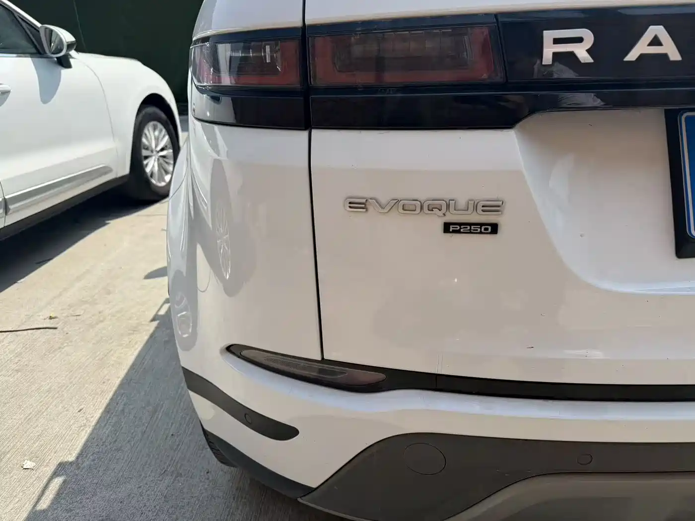 Land Rover Range Rover Evoque 2020 249PS Youth Edition фото 9