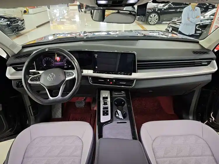 Volkswagen Talagon 2023 330TSI Luxury Touring Edition фото 6