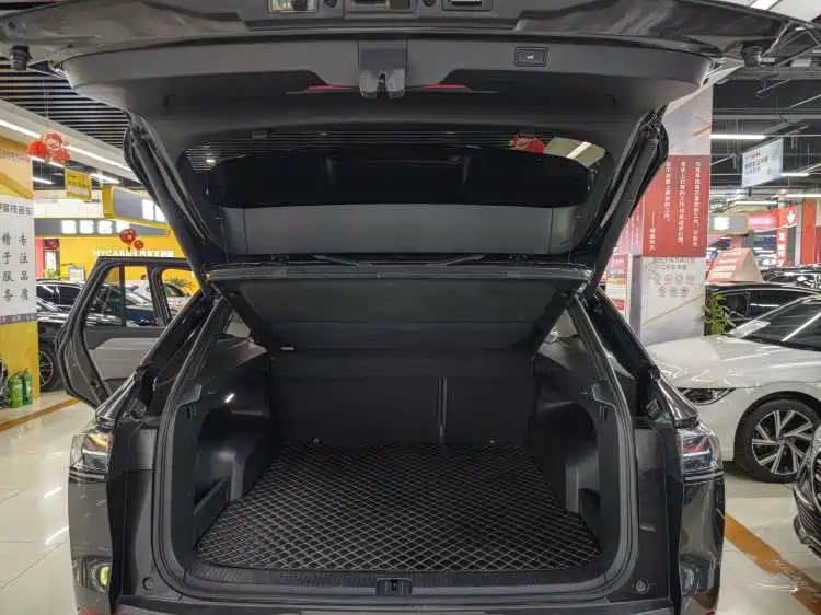 Volkswagen Talagon 2023 330TSI Luxury Touring Edition фото 9