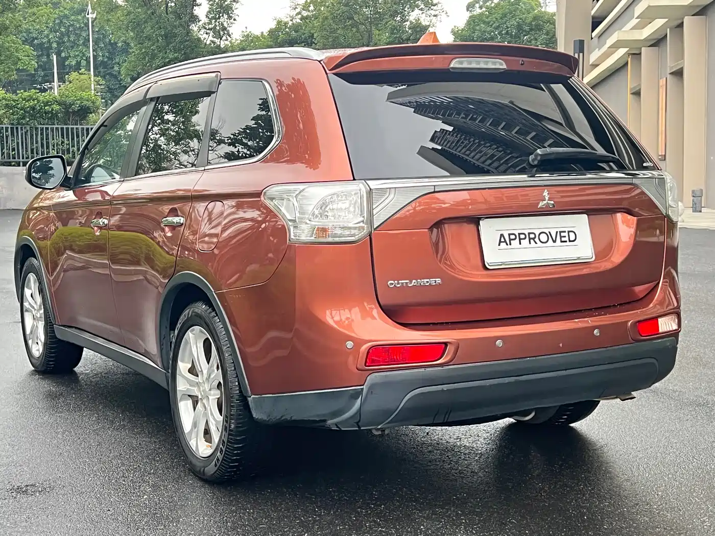 Mitsubishi Outlander (Import) 2014 2.4L 4WD Luxury Value Edition 5-seater фото 6