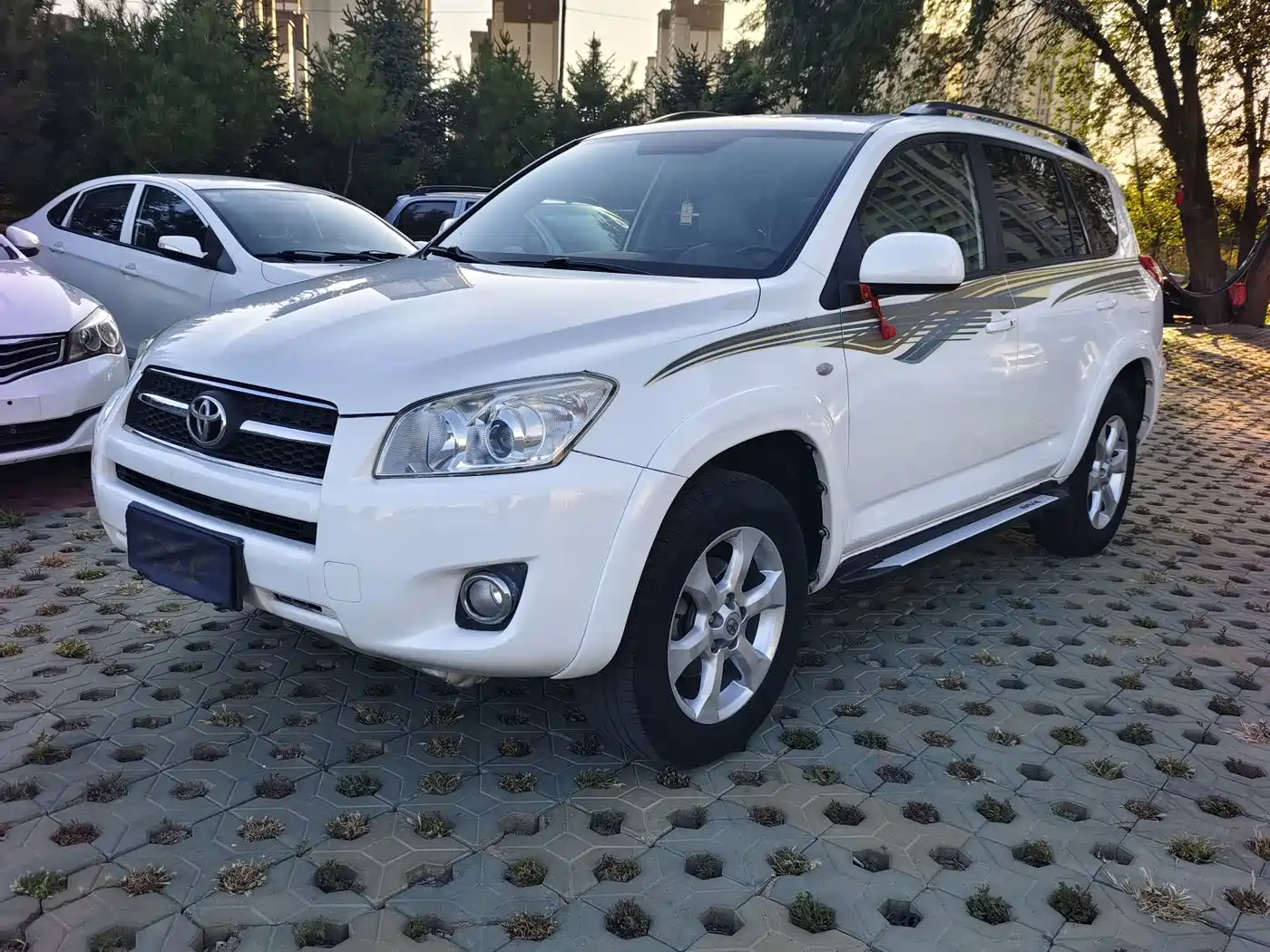Photo 1 - Toyota RAV4