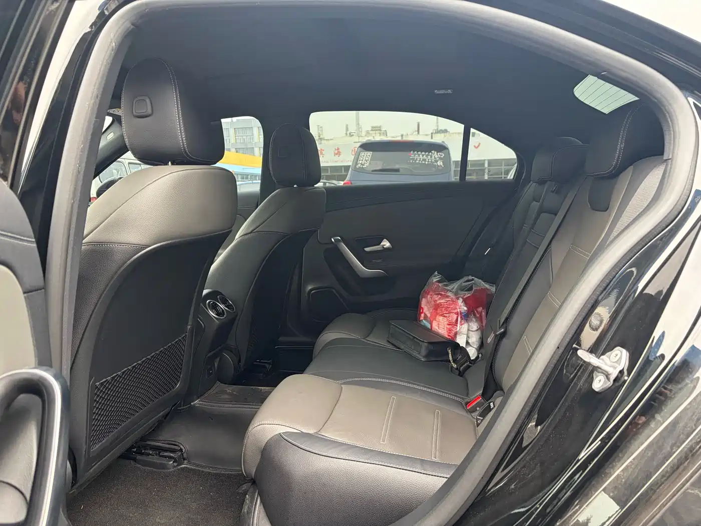 Mercedes-Benz A-Class AMG 2022 AMG A 35 L 4MATIC фото 4