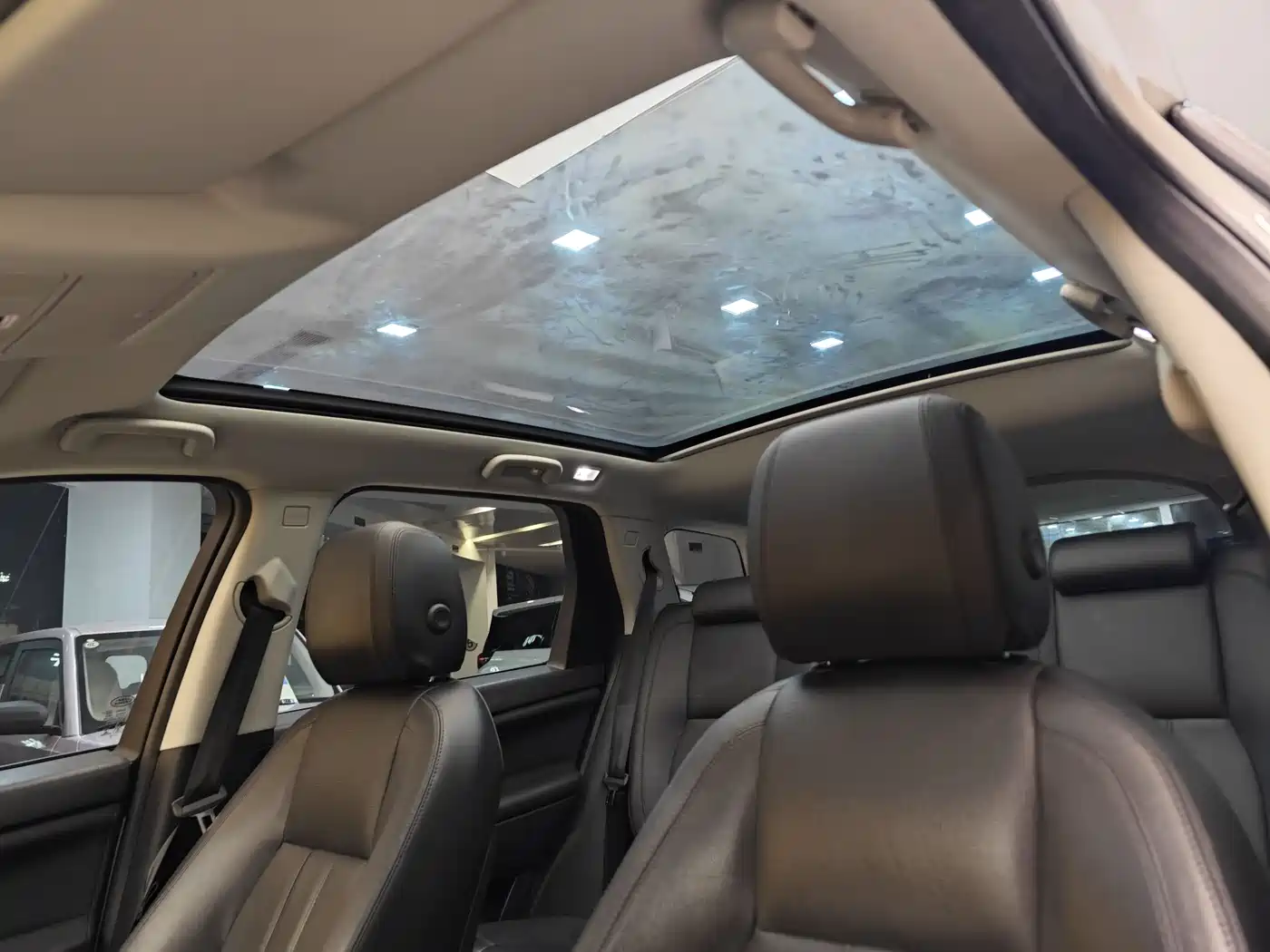 Land Rover Discovery Sport 2017 2.0T HSE фото 12
