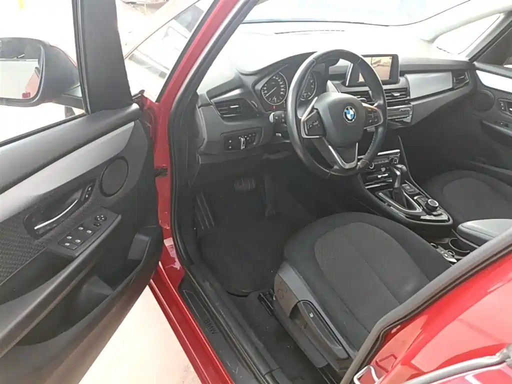 BMW 2 Series Touring 2016 218i Fashion Model фото 16