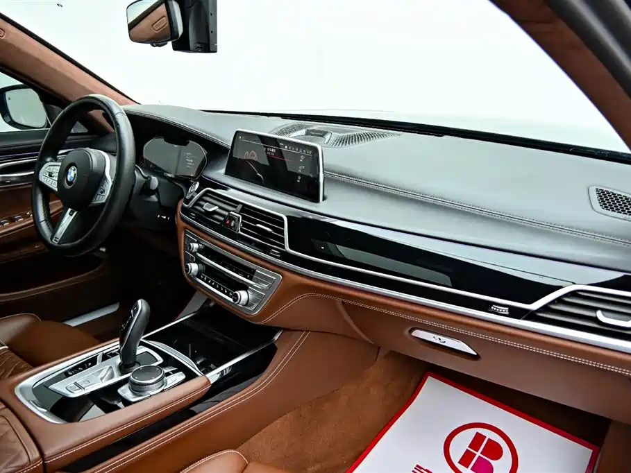 BMW 7 Series 2019 Facelift 740Li xDrive Executive M Sport Package фото 16