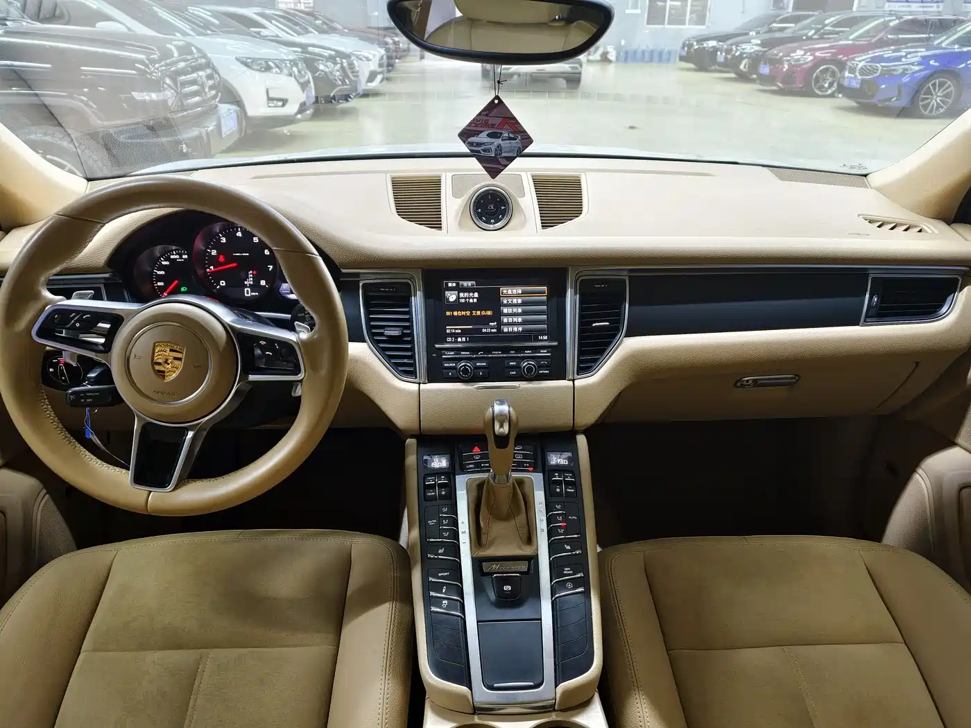 Porsche Macan 2016 Macan 2.0T фото 5