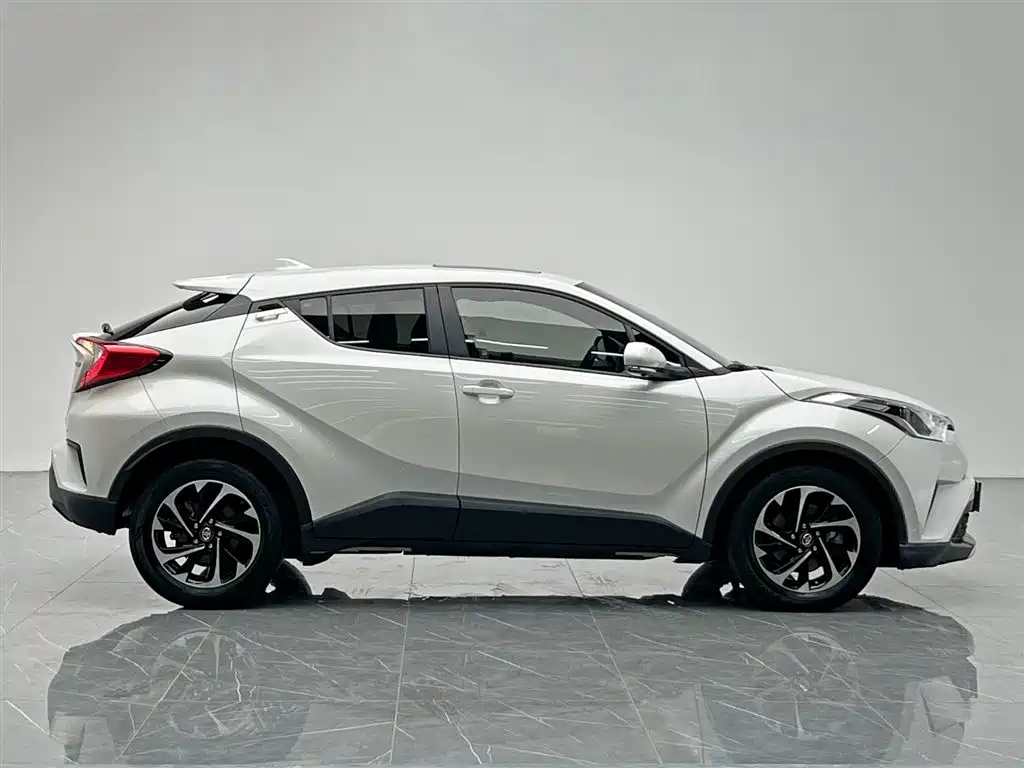 Toyota IZOA 2020 2.0L Yi Xiang Edition фото 7