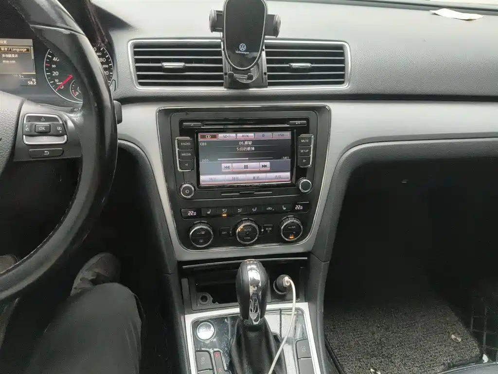 Volkswagen Passat 2014 1.8TSI DSG Executive Edition фото 6