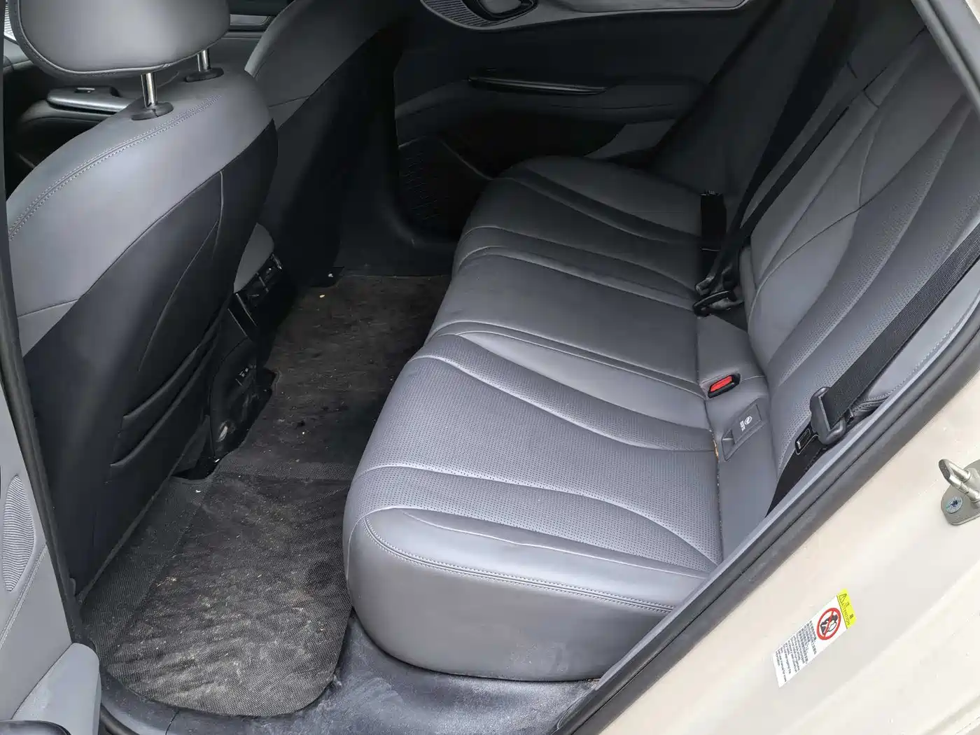 BYD Seal 2024 Glory Edition DM-i 1.5L 121km Luxury фото 3