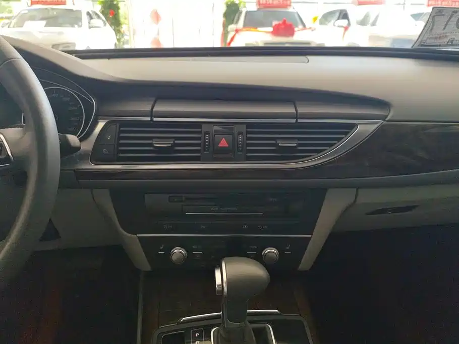 Audi A6L 2012 30 FSI Luxury фото 13