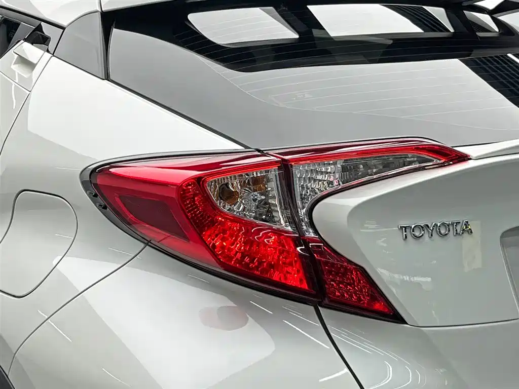 Toyota IZOA 2020 2.0L Yi Xiang Edition фото 10