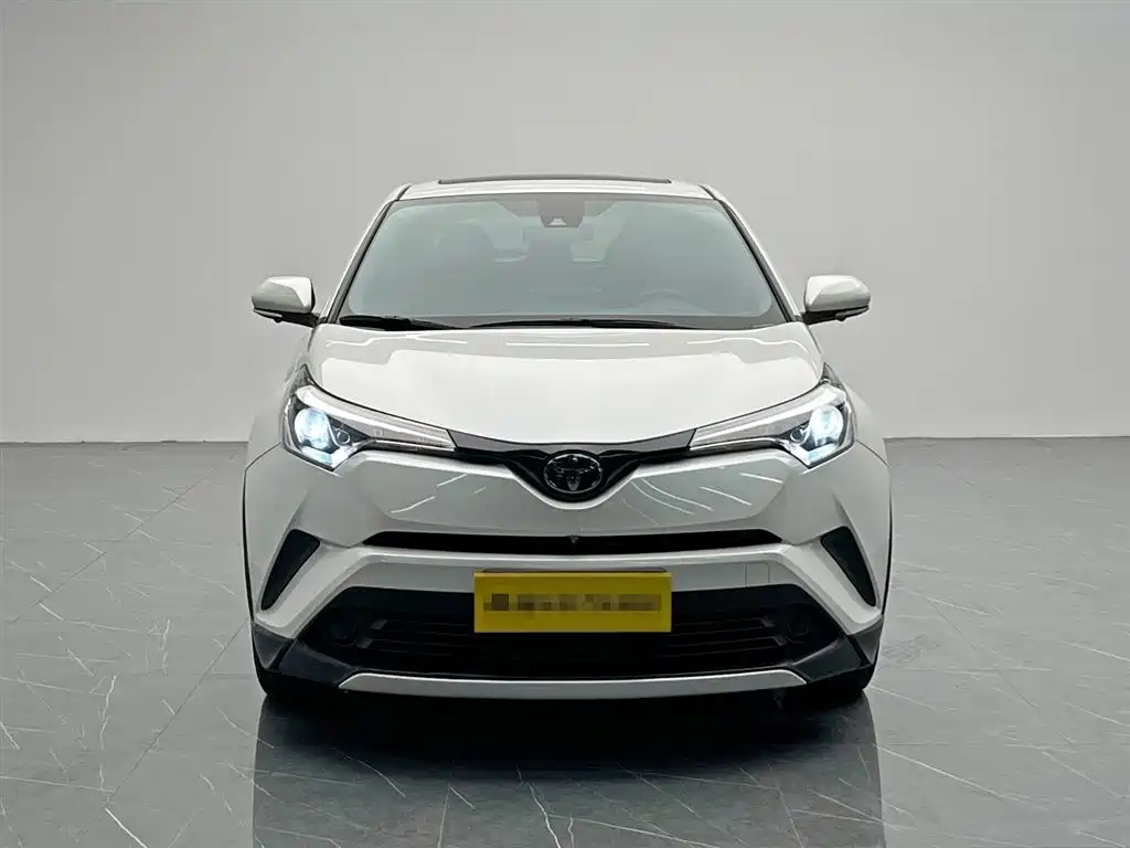 Toyota IZOA 2020 2.0L Yi Xiang Edition фото 2