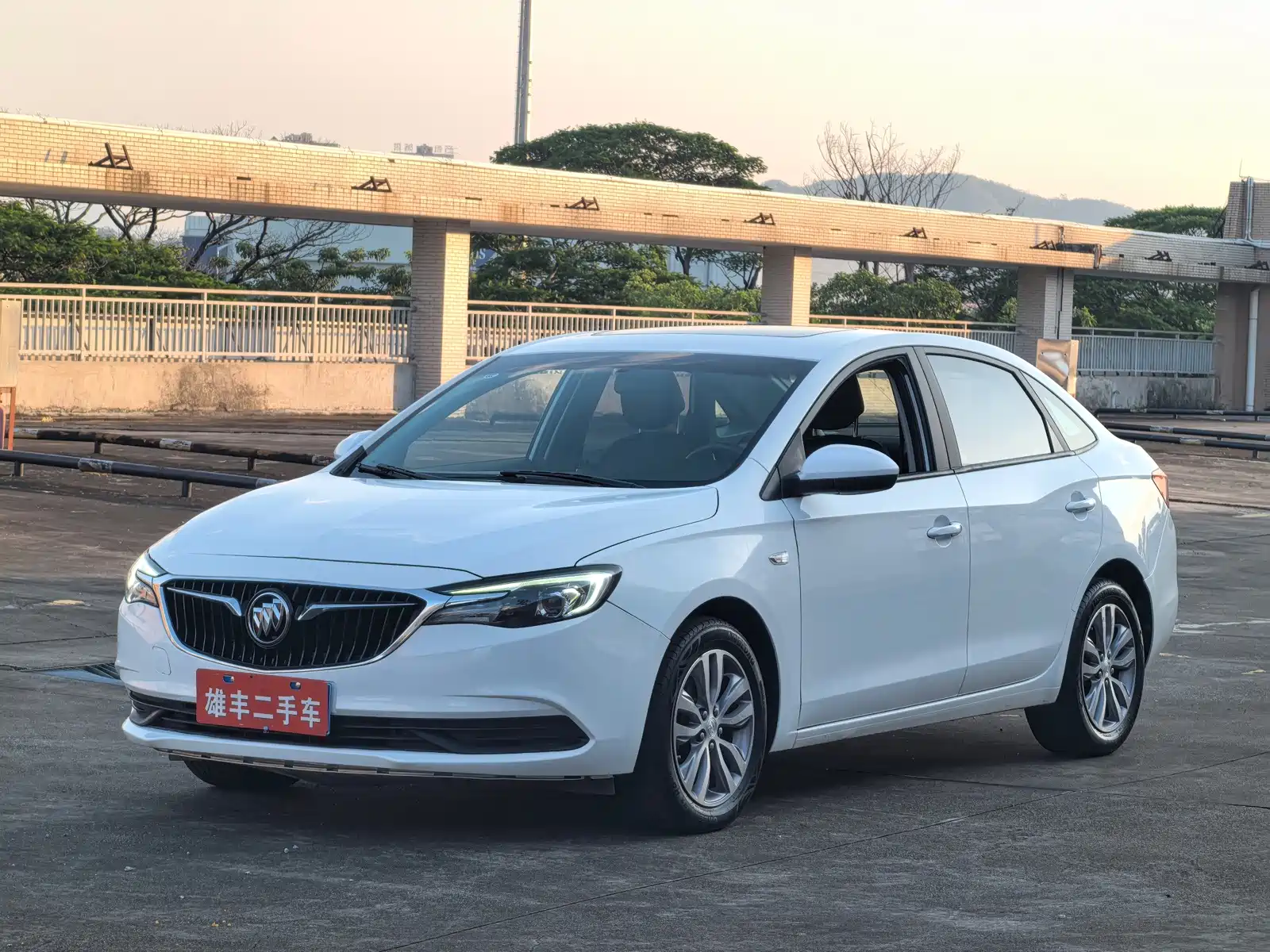 Фото 1 - Buick Excelle