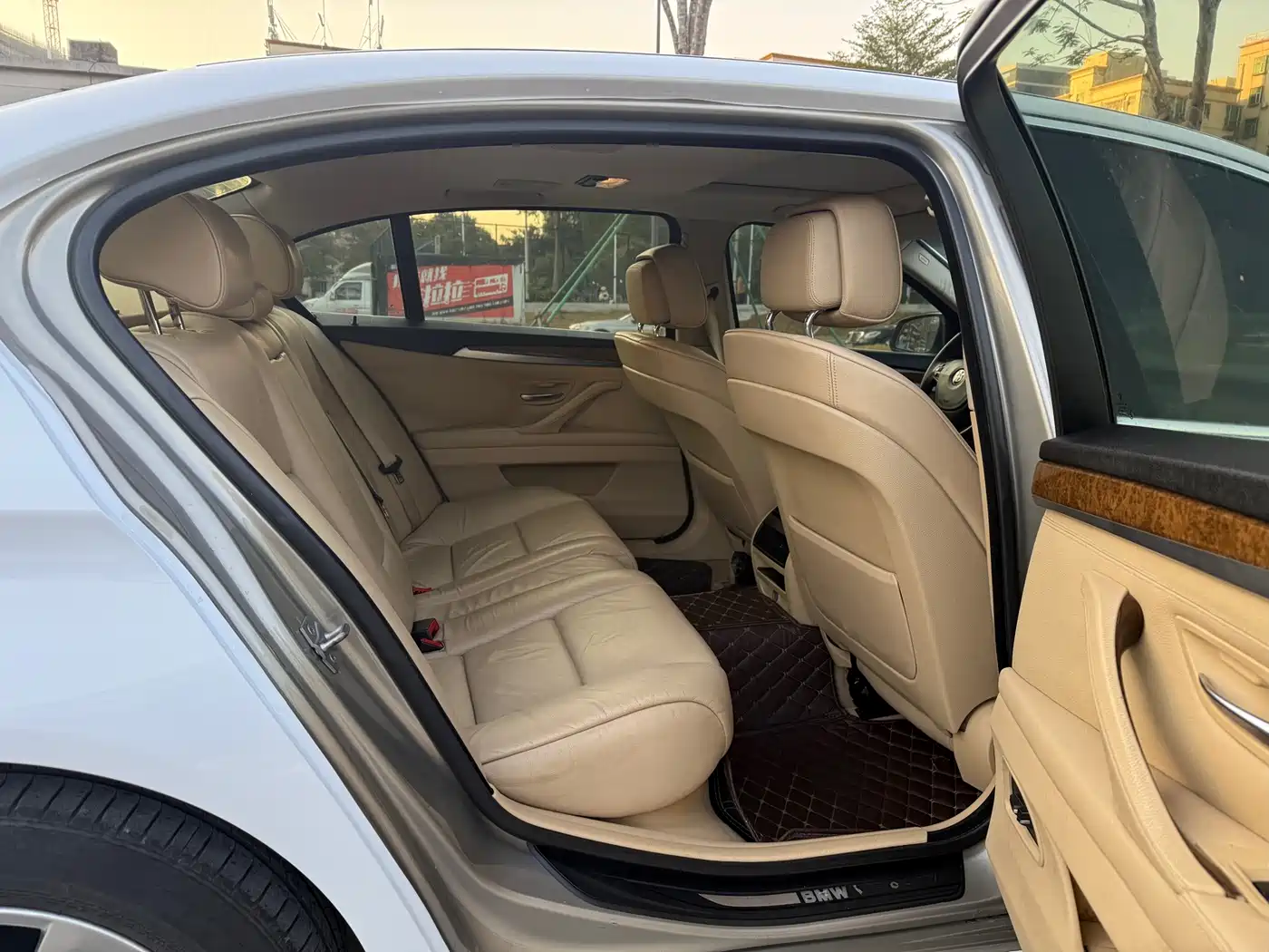 BMW 5 Series 2011 528Li Luxury фото 13