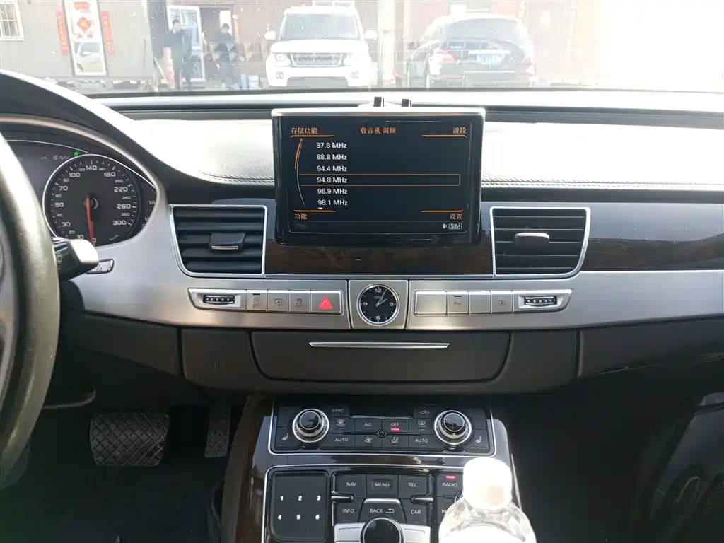 Audi A8 2014 A8L 45 TFSI quattro Comfort фото 13