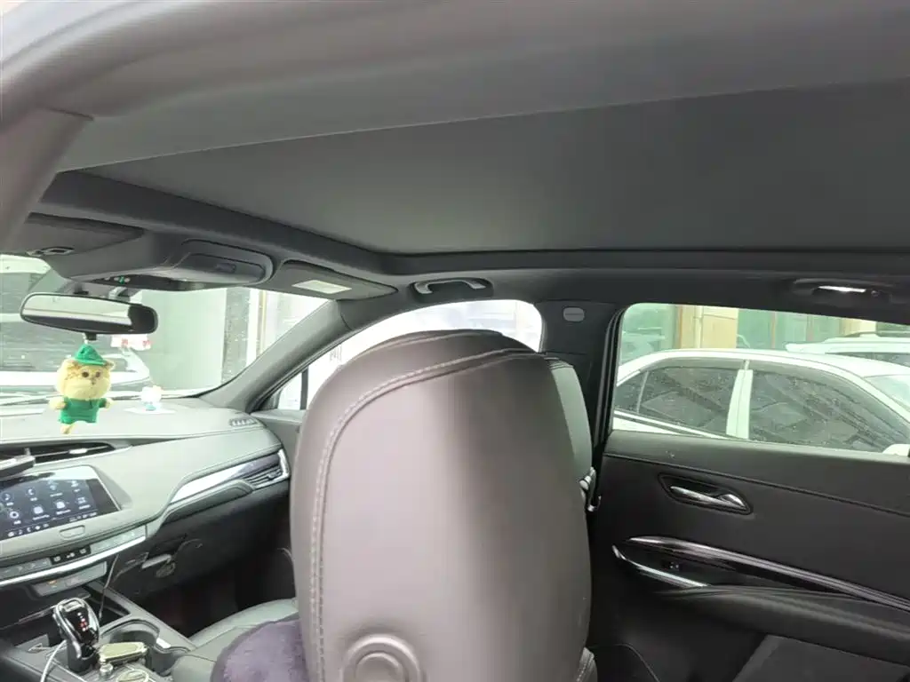Cadillac XT4 2021 28T FWD Technology Edition фото 18