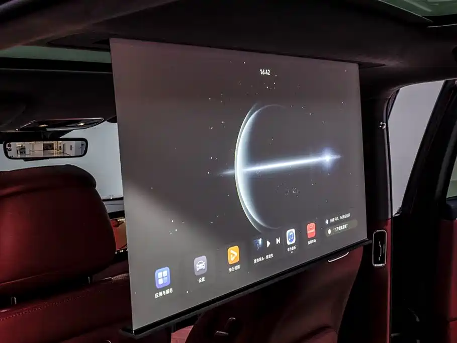 AITO Wenjie AITO M8 2025 Extended Range Ultra 53.4kWh 6-Seater фото 26