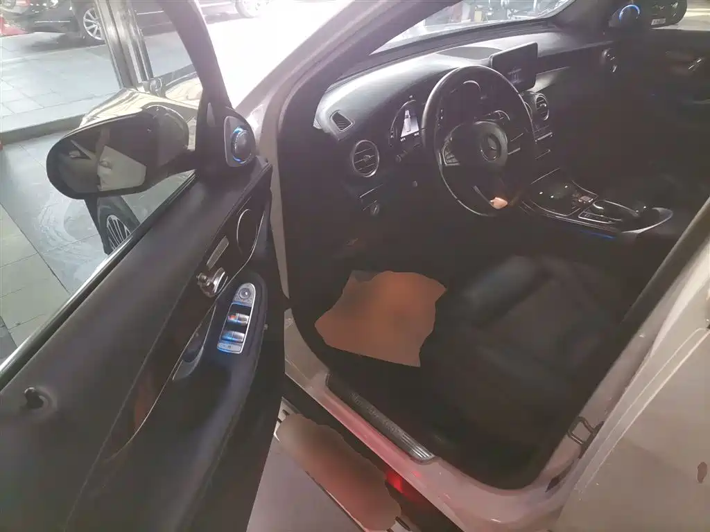 Mercedes-Benz GLC 2018 Facelift GLC 260 4MATIC Dynamic фото 16