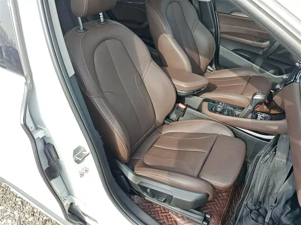BMW X1 2019 sDrive18Li Premium Model фото 16