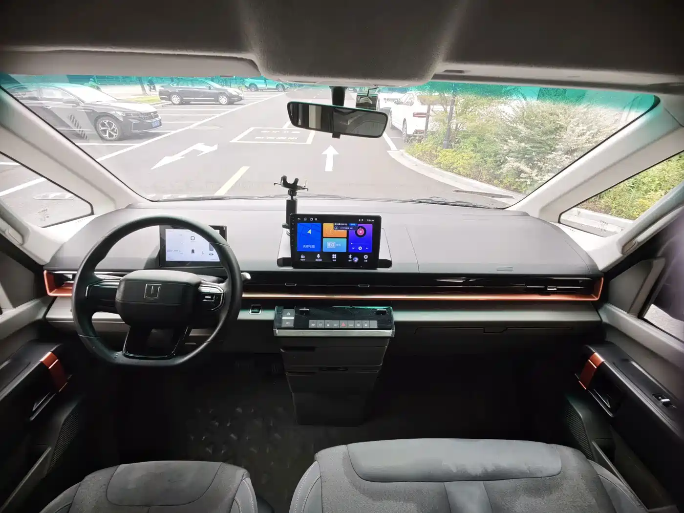 Yuan Cheng Farizon Super VAN 2025 2025 Smart Wealth Edition Short Wheelbase Medium Roof 68kWh Smart Core