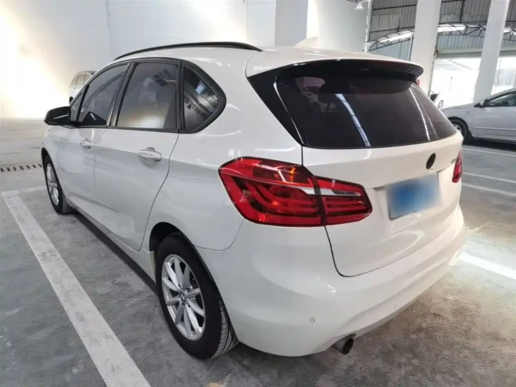 BMW 2 Series Touring 2016 218i Fashion Model фото 5