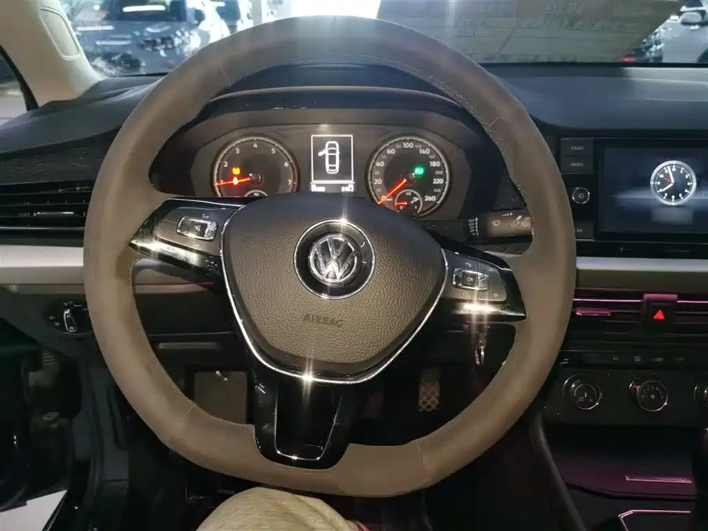 Volkswagen Lavida 2019 1.5L Automatic Comfort Edition China VI фото 4