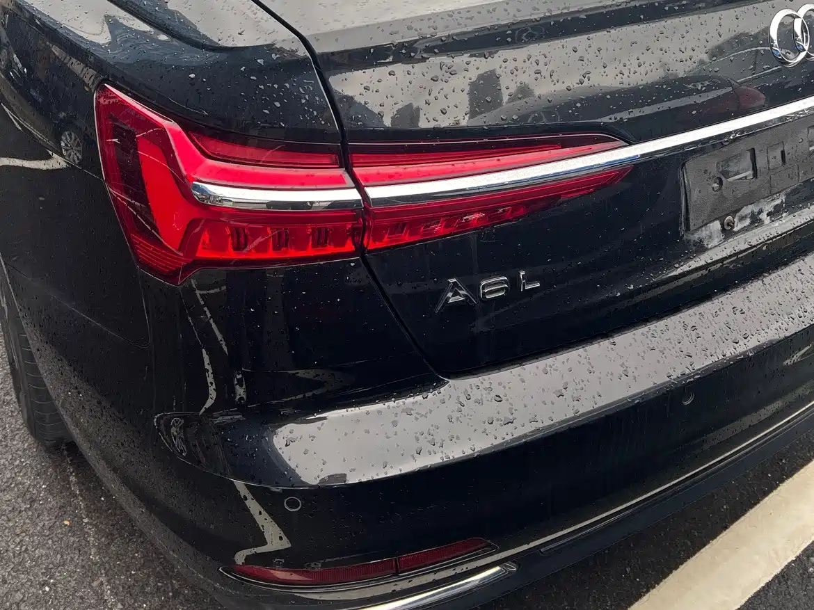 Photo 6 - Audi A6L