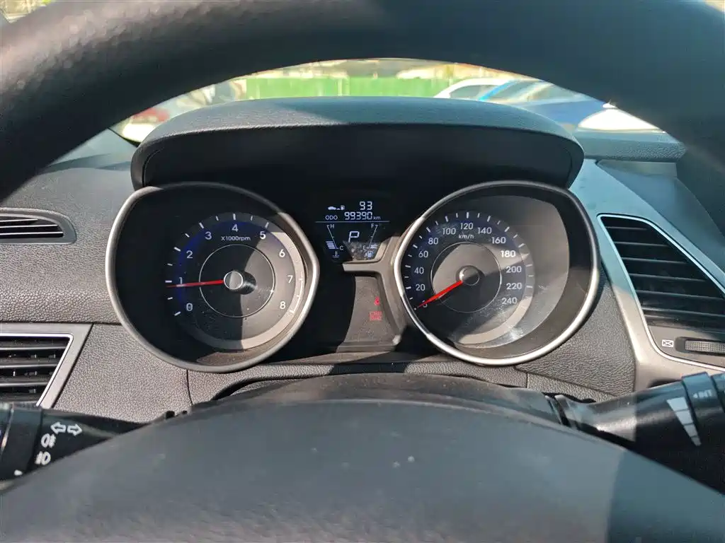 Hyundai Langdong 2015 1.6L Auto Trend фото 12