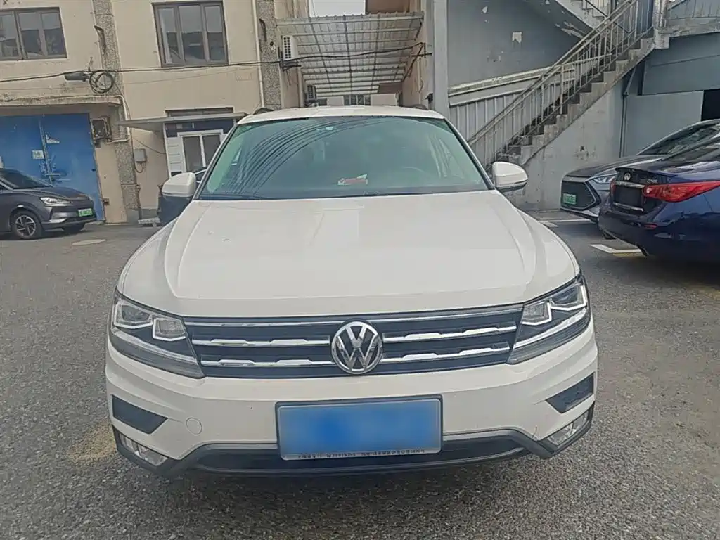Volkswagen Tiguan L 2020 330TSI Auto 2WD Trend China VI фото 3