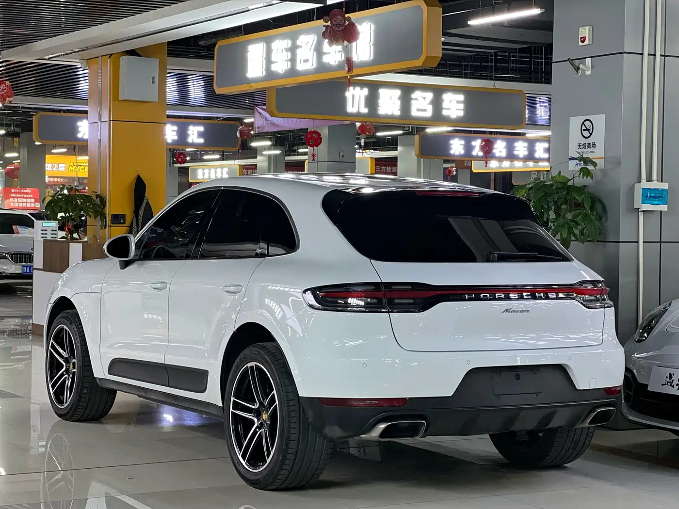 Porsche Macan 2021 Macan 2.0T фото 18