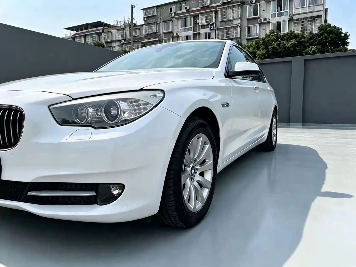 BMW 5 Series GT 2011 535i Elegance фото 7
