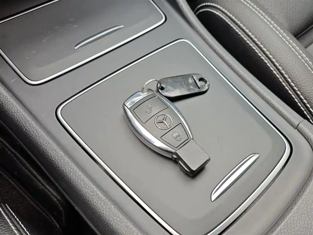 Mercedes-Benz GLA 2018 GLA 200 Dynamic фото 17