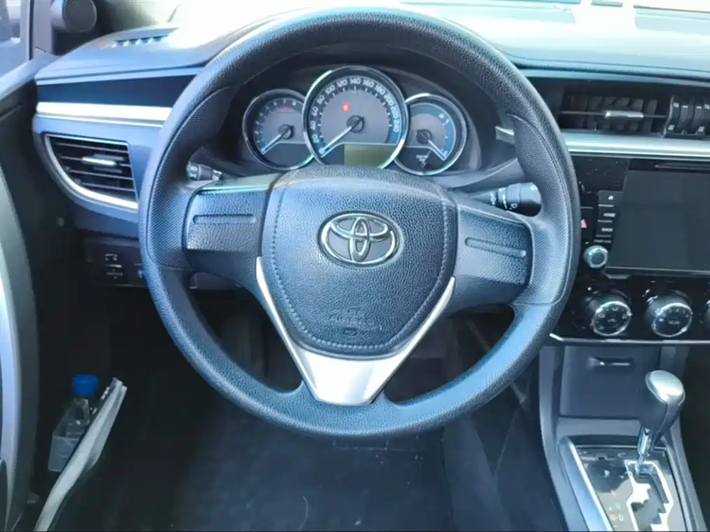 Toyota Corolla 2014 1.6L CVT GL фото 12