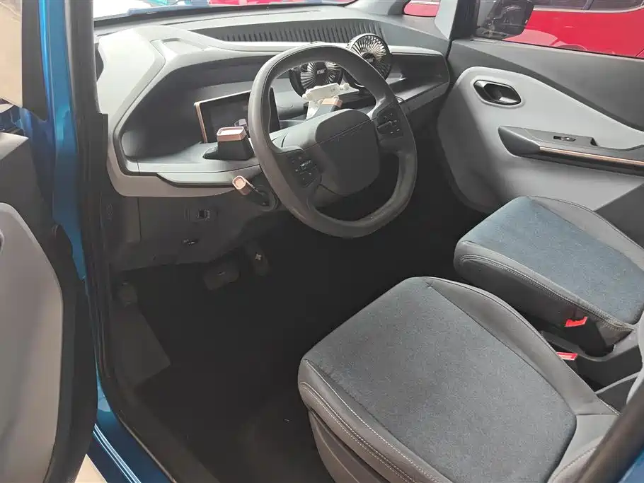 BAOJUN E200