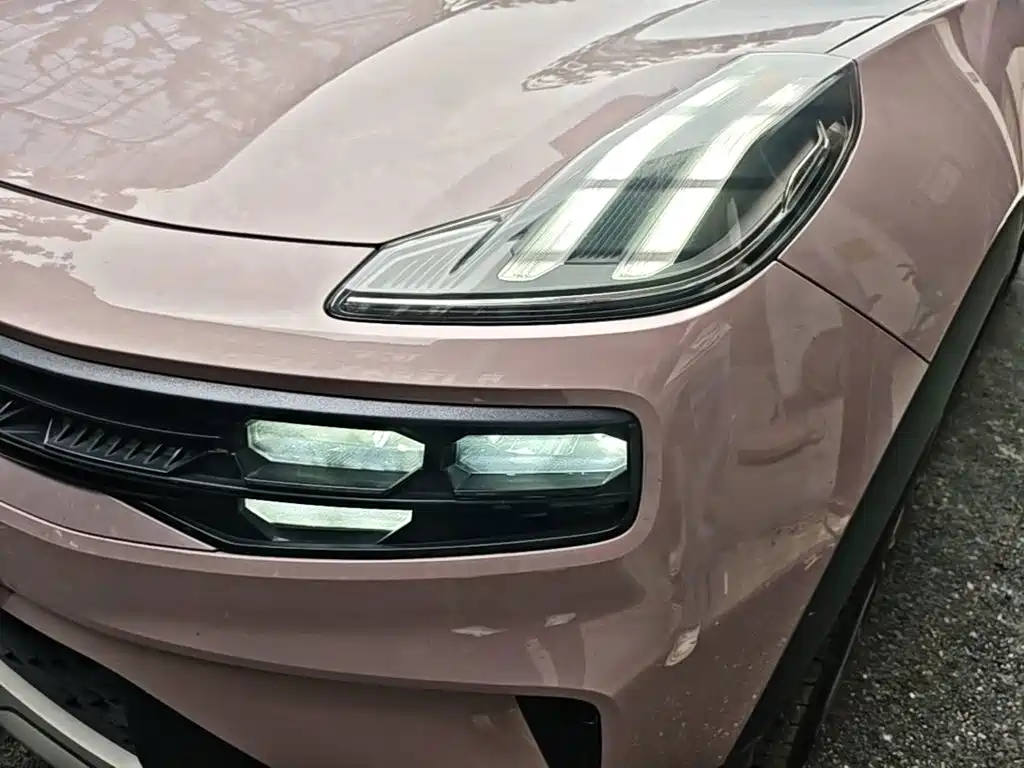Lynk & Co 06 EM-P 2022 2022 PHEV Shero Pink Special Edition