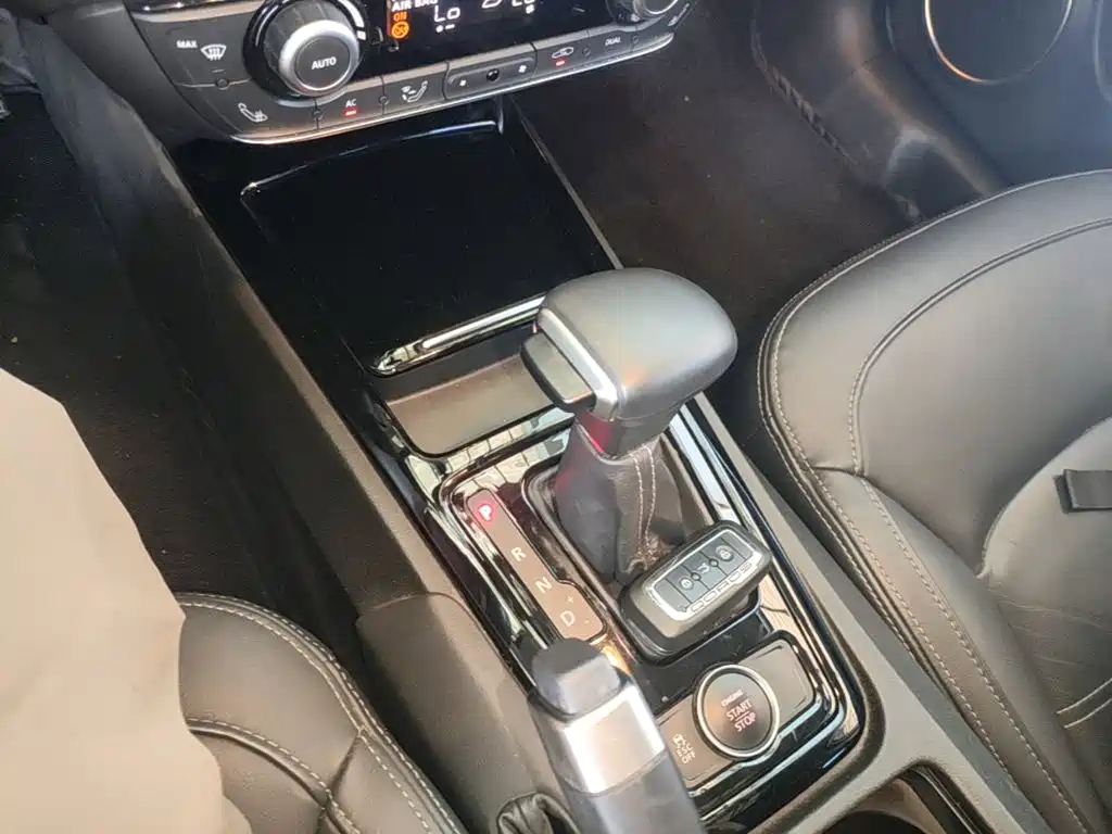 Qoros 3 2016 2016 Urban SUV 1.6T Automatic Zhizhen