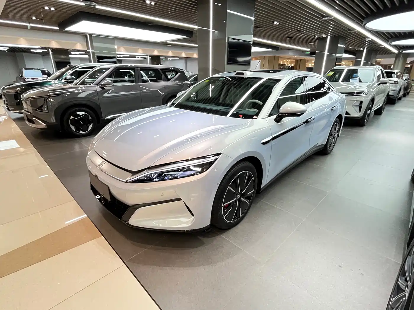 2026 BYD Han L