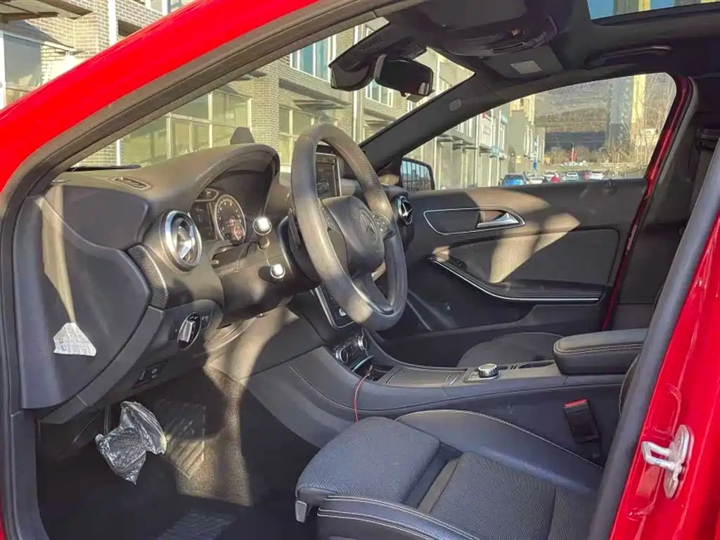 Mercedes-Benz A-Class (Import) 2017 A 180 фото 10