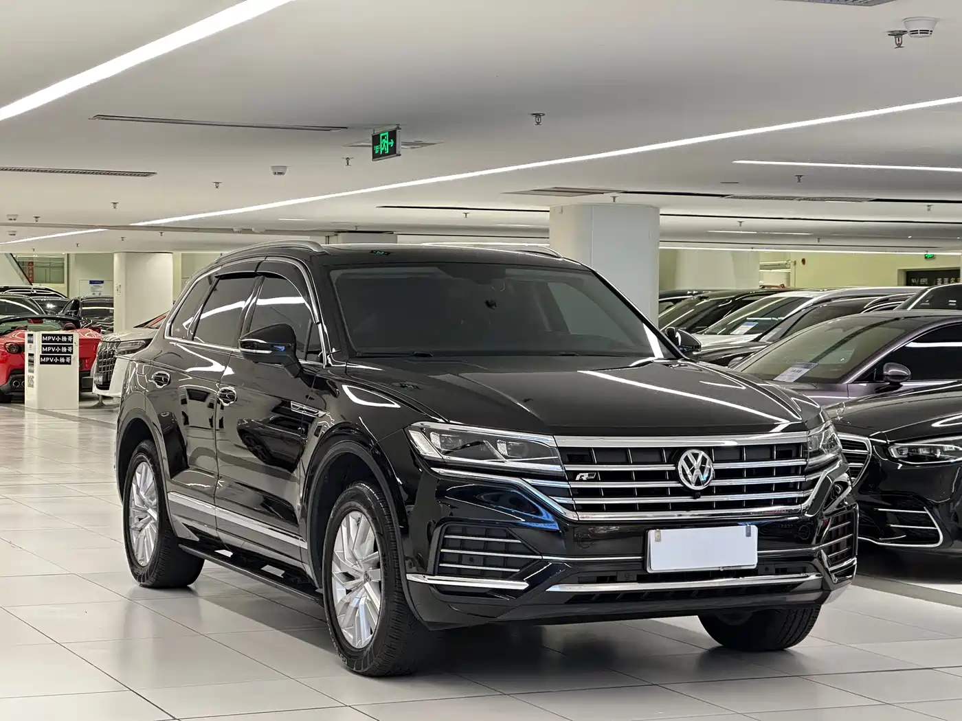 Volkswagen Touareg 2019 2.0TSI Sharp Wing Edition China VI фото 3