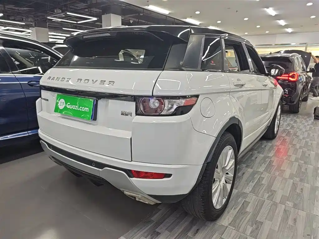 Land Rover Range Rover Evoque 2015 2.0T 5-Door Dynamic Edition фото 7