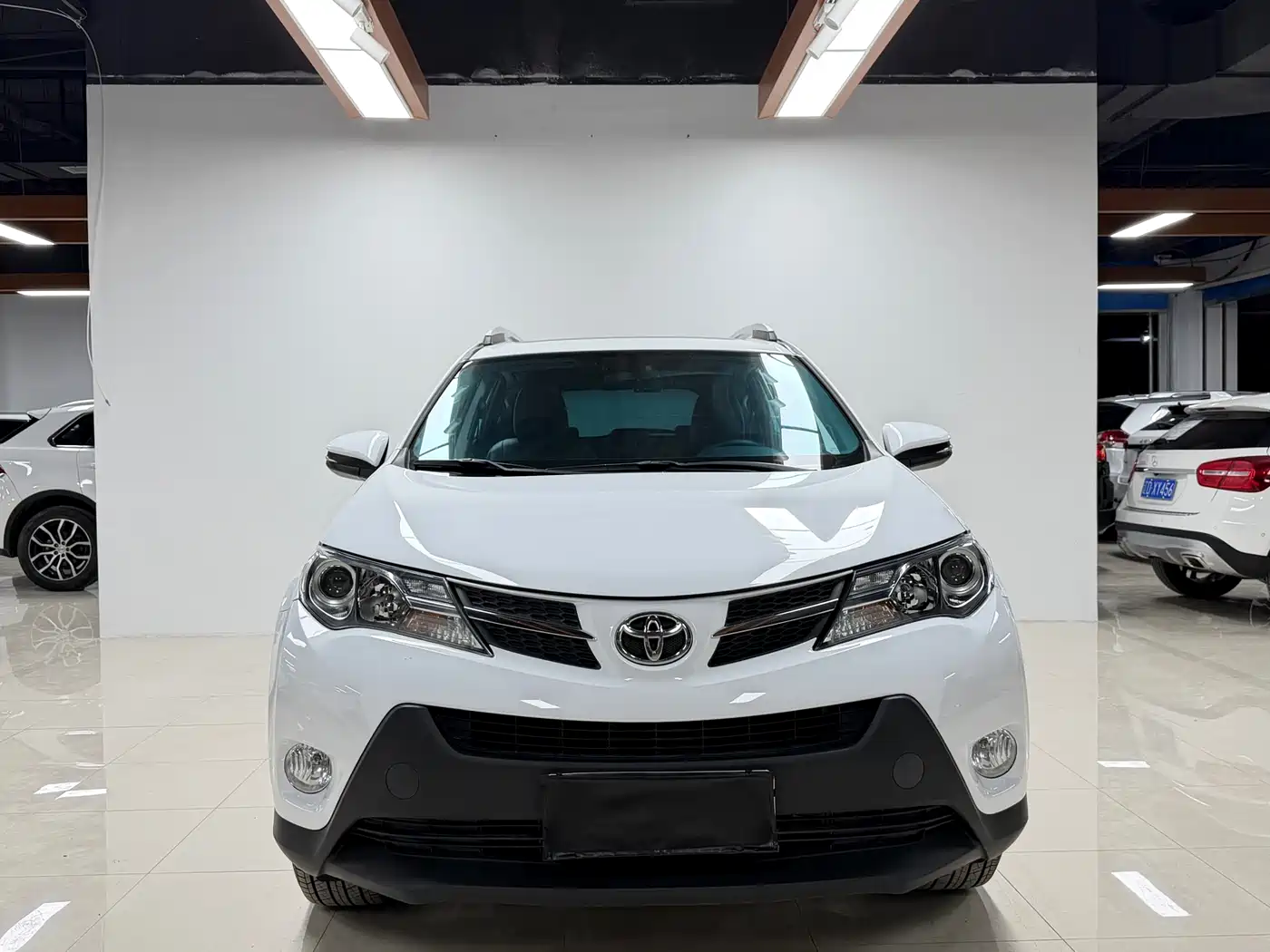 Toyota RAV4 Rongfang 2015 2.0L CVT 4WD Trend Edition фото 3