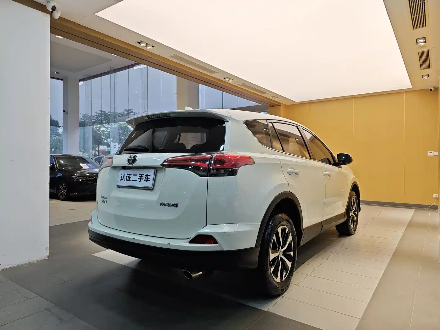 Toyota RAV4 Rongfang 2016 2.0L CVT 2WD Urban (China V) фото 28