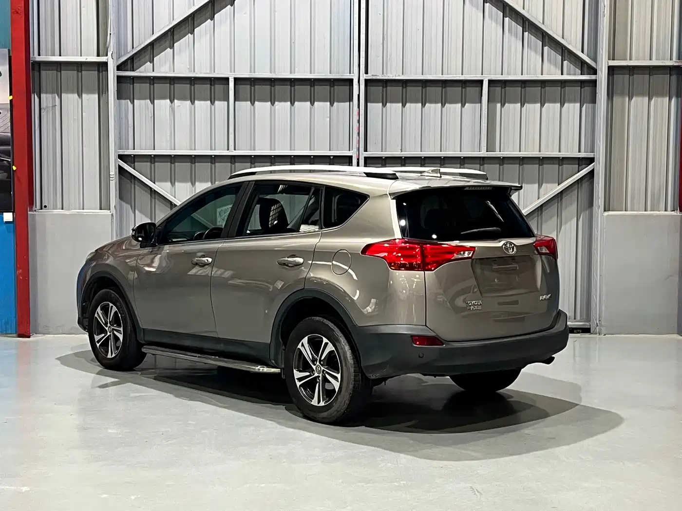 Toyota RAV4 Rongfang 2015 2.0L CVT 2WD Trend Edition фото 9