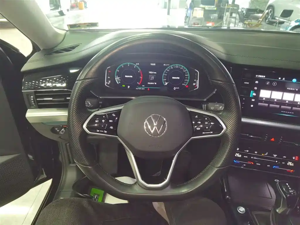 Volkswagen Passat 2023 330TSI Starlight Luxury Edition фото 11